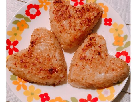 冷やご飯活用！おやつ・夜食に♡味噌焼きおにぎり♪